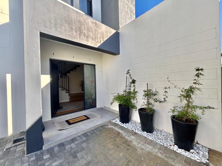 4 Bedroom Property for Sale in Sandown Western Cape